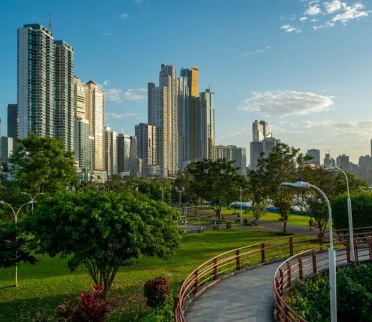 Panamá proyecta un crecimiento del 10% en el sector turístico para 2025