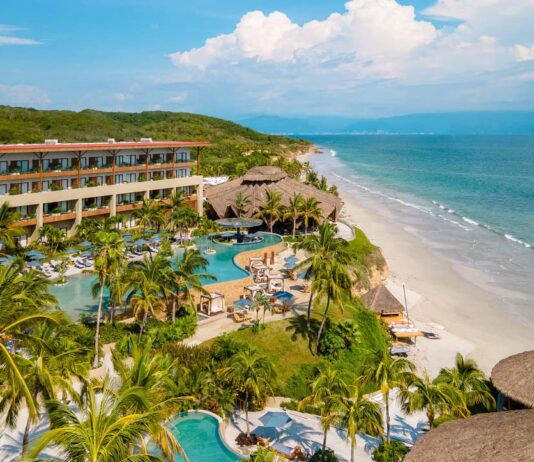El Refugio del Alma en Punta de Mita: Un Viaje Sensorial en Armony Marival Resort & Spa
