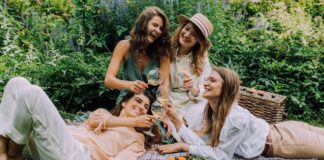 Celebra el Mes de la Mujer con estas inspiradoras atracciones turísticas de Booking.com