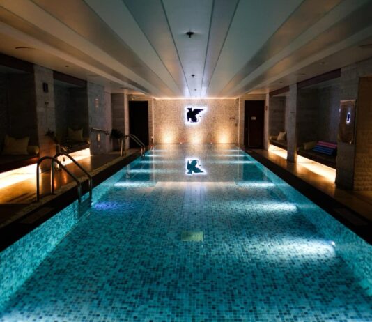 Experimenta la vibración sanadora en JW Marriott Bogotá con Meditación Acuática & Cuencos Tibetanos
