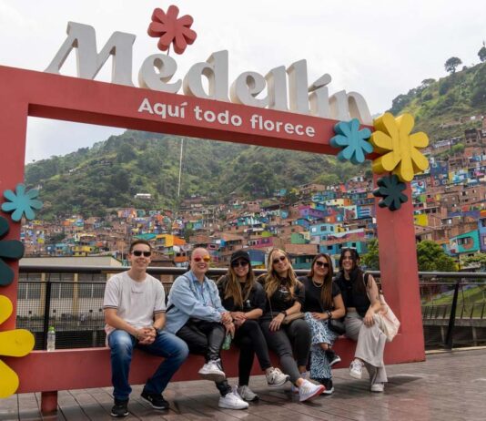 Medellín en acción: la ciudad que seduce a los frolleagues y reinventa el turismo MICE 2025