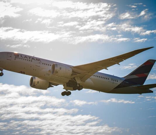 LATAM Airlines Colombia advierte sobre promociones falsas de tiquetes aéreos a través de mensajes de texto
