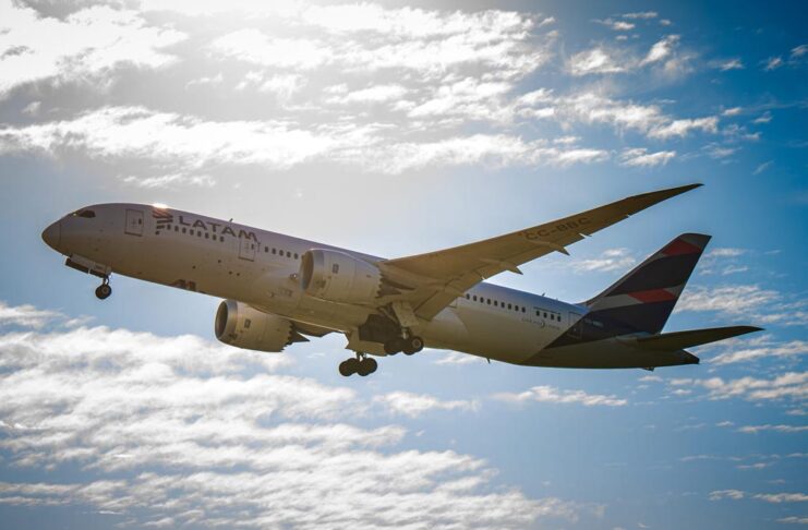 LATAM Airlines Colombia y Alquería elevan la experiencia de volar con el sabor auténtico de Vitad