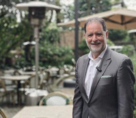 La conquista silenciosa de nuevos mercados: la estrategia global de Álvaro Rey