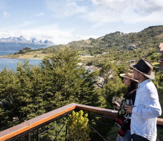 Amor con ritmo de carnaval: el febrero que invita a viajar, brindar y volver a sentir