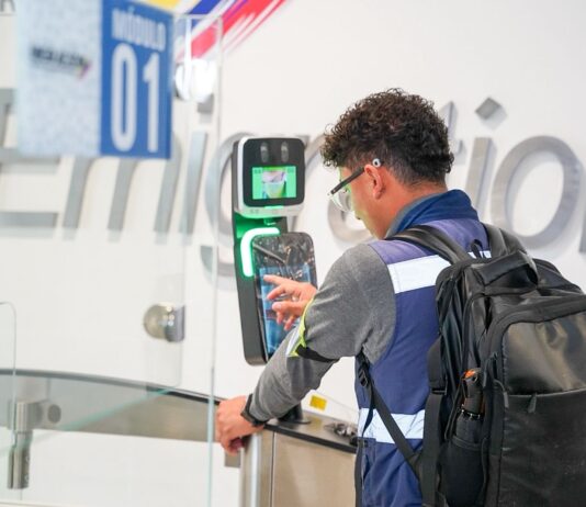 Biomig transforma el control migratorio y fortalece la conectividad internacional de Santander