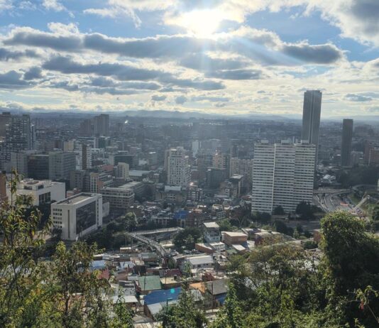 Bogotá para contar la ciudad que se descubre con los cinco sentidos